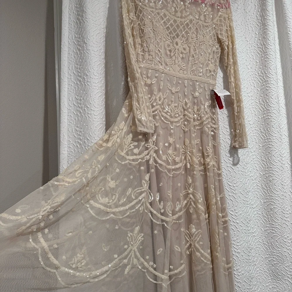 Nude Sequined Illusion Tiered High Neck Long Sleeve Midi Dress Size 6 - Picture 3 of 15